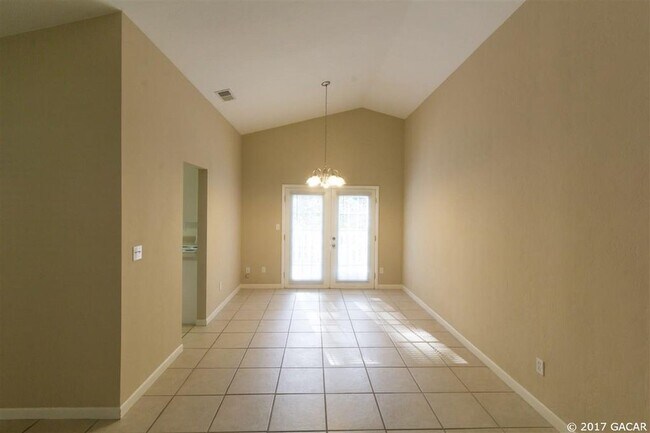 Building Photo - 2925
