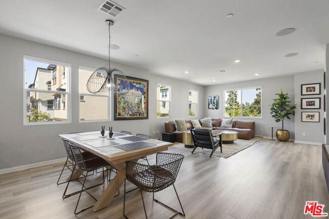 Building Photo - 756 Daniel Freeman Cir