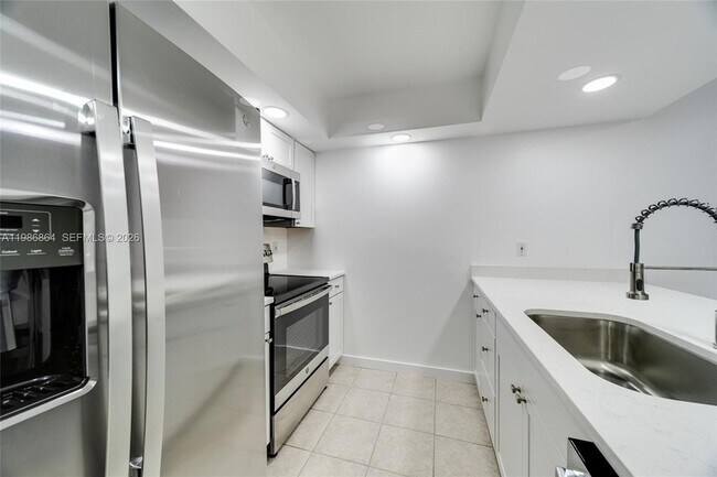 Building Photo - 4150 Jimmy Buffett Mem Hwy