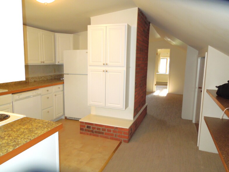 Building Photo - 1418 W Koch St