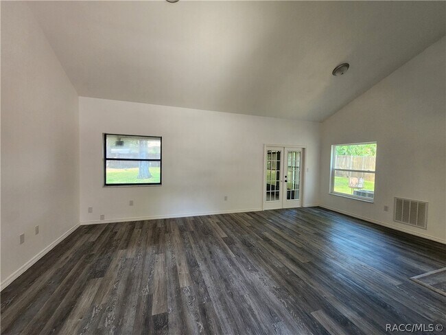 Building Photo - 3444 S Apopka Ave