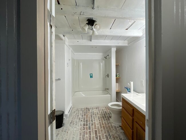 Building Photo - Buxton