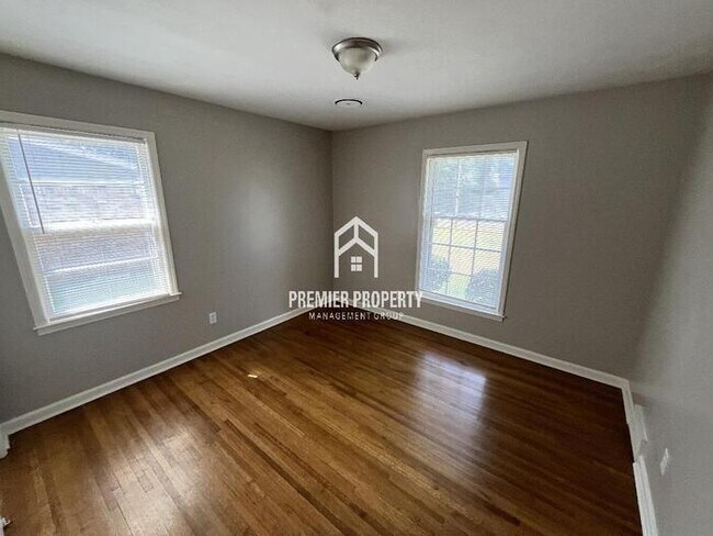 Building Photo - 2065 St James Dr