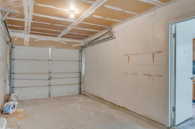 Building Photo - 13341 Water Oak Ln