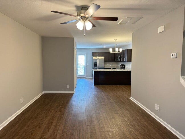 Building Photo - Luxury Living at its best! 2 Bed 2 1/2 Bath Townhome near Downtown!