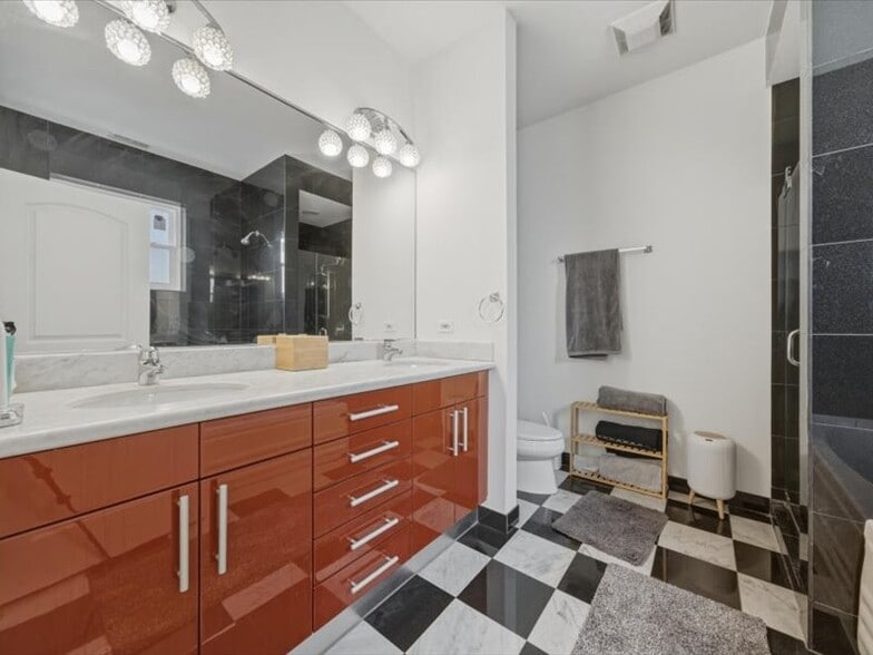 Building Photo - 4115 S Drexel Blvd