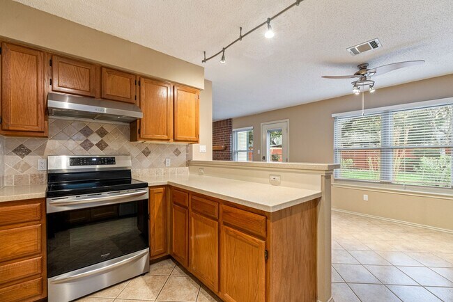 Building Photo - Beautiful North Austin Home