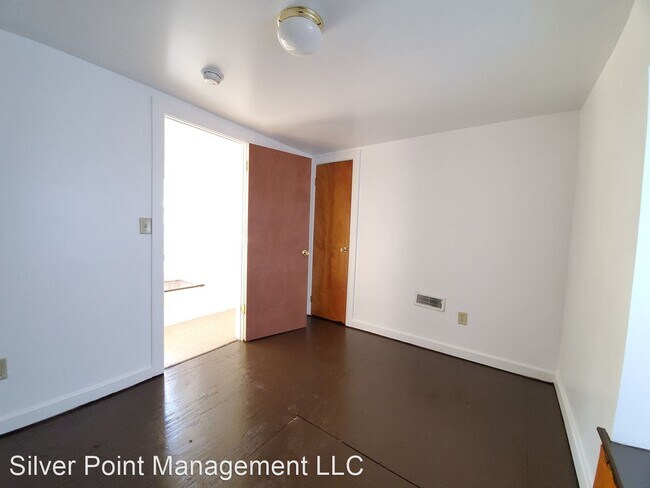 Building Photo - 3 br, 1 bath House - 83 South Ave