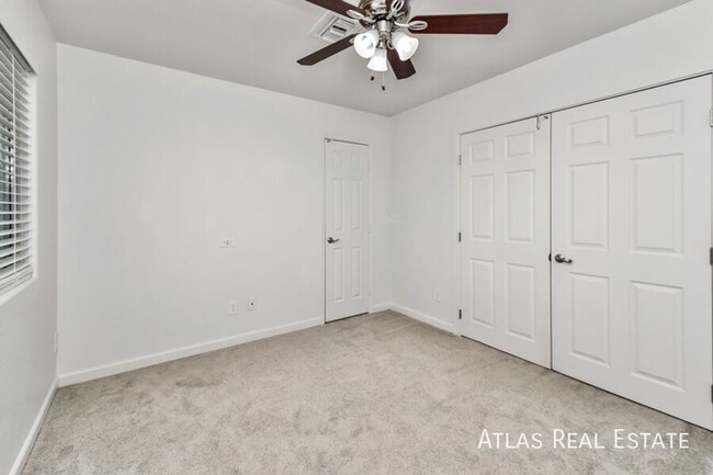 Building Photo - 2 WEEKS FREE RENT IF MOVED IN BY 11/15! Al...