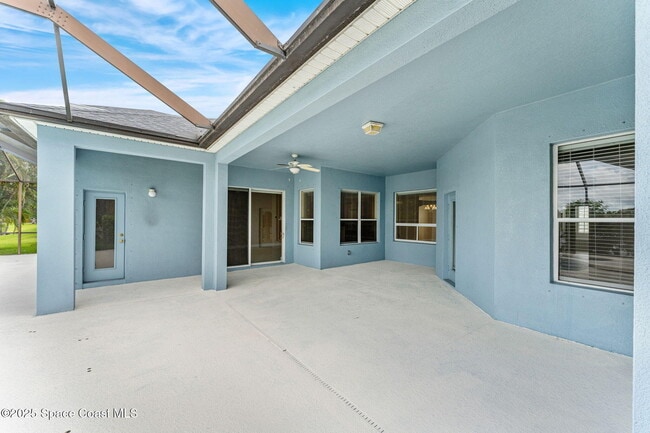 Building Photo - 3650 Chardonnay Dr