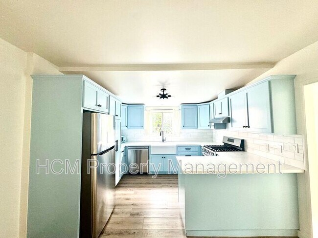 Building Photo - 1570 Locust St