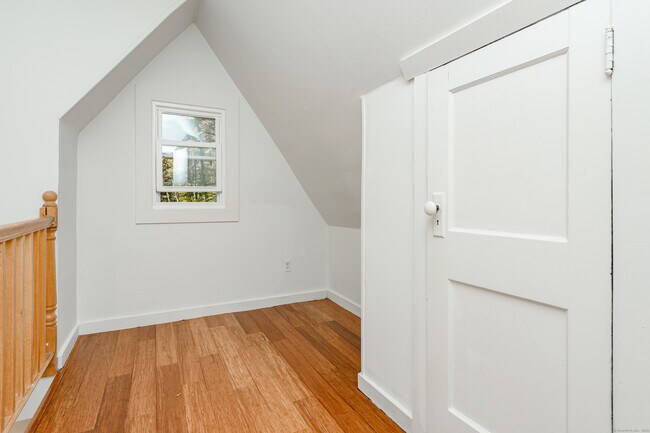 Building Photo - 81 Picketts Ridge Rd