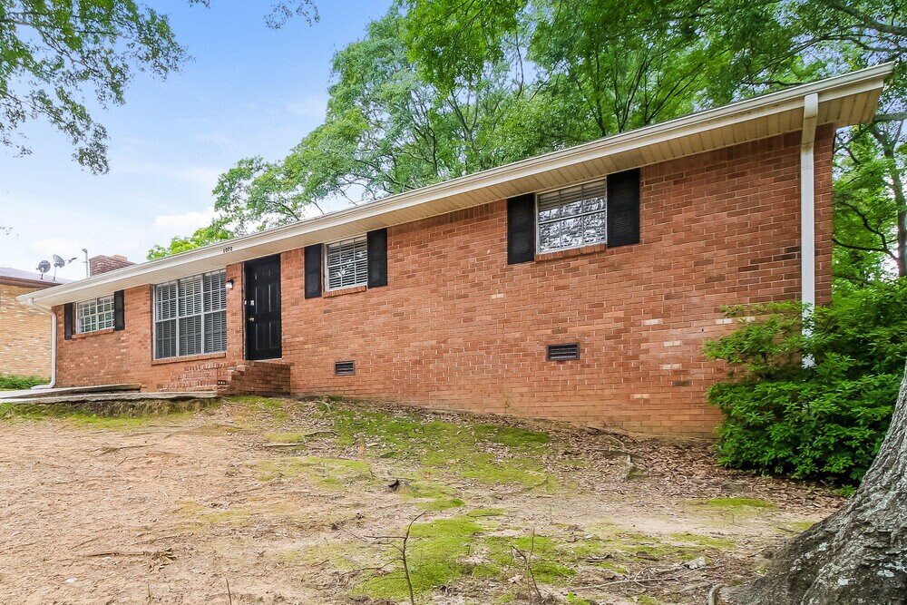 Building Photo - 1072 Laurel Ln NW