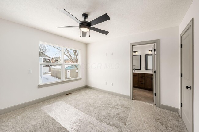Building Photo - 391 Brehl Ave