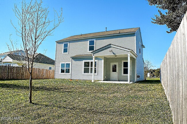 Building Photo - 15 Chauga St