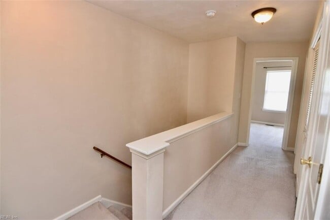 Building Photo - 145 Horse Run Dr