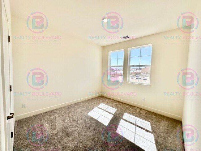 Building Photo - Home in the Five Ridges Community 4 Bedroom 3 Bathroom 2 Car Garage With Loft