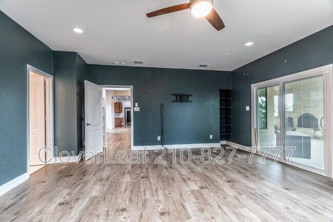 Building Photo - 335 Charon Point