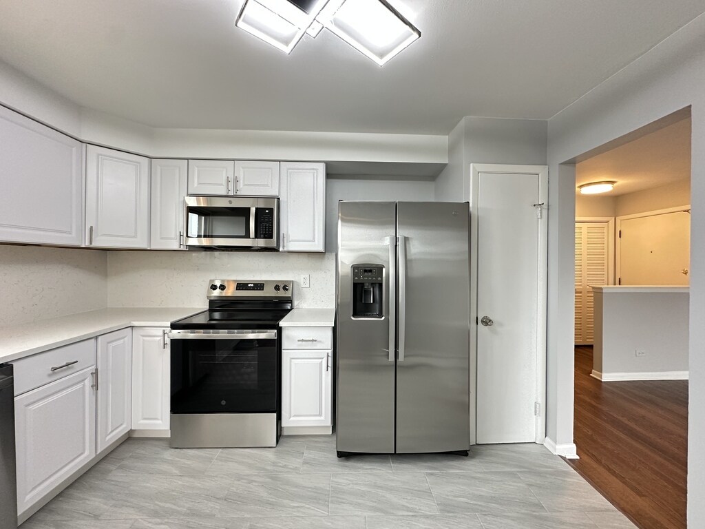 Building Photo - 8644 Skokie Blvd