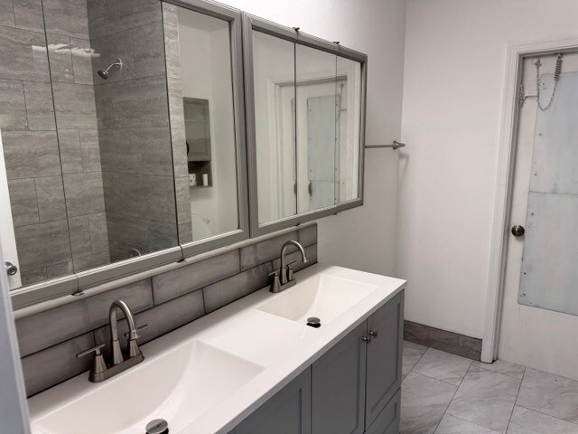 Building Photo - 6904 Doral