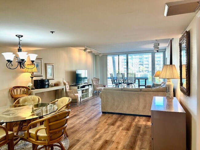 Building Photo - 2026 BEACH RENTAL- 2/2 Condo WITH PRIVATE ENTRY - BEACH PLACE - STEPS THE BEACH!!