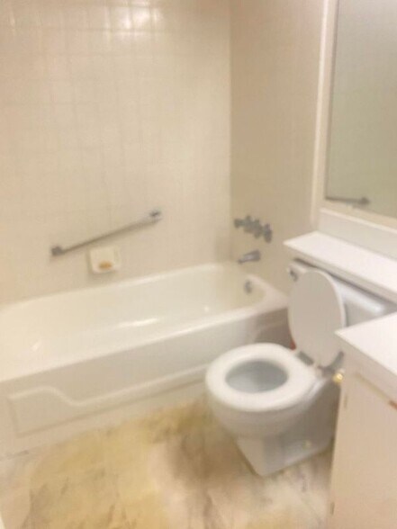 Building Photo - 1010 Green Pine Blvd