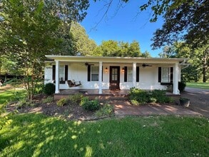 Building Photo - 1498 Garland Dr