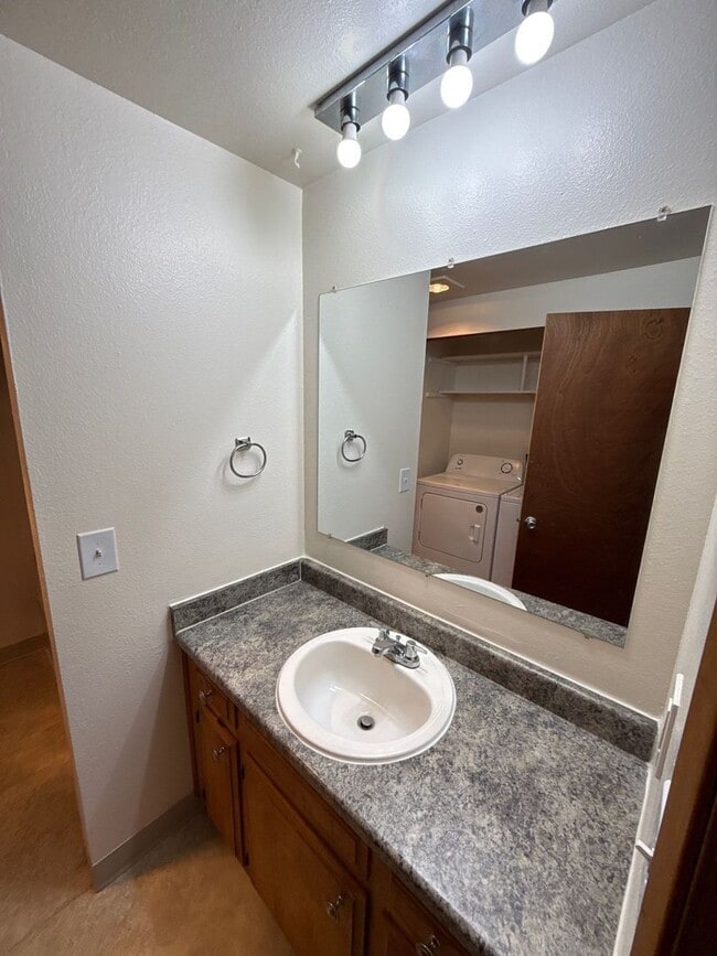 Building Photo - 650 Taybin Rd NW