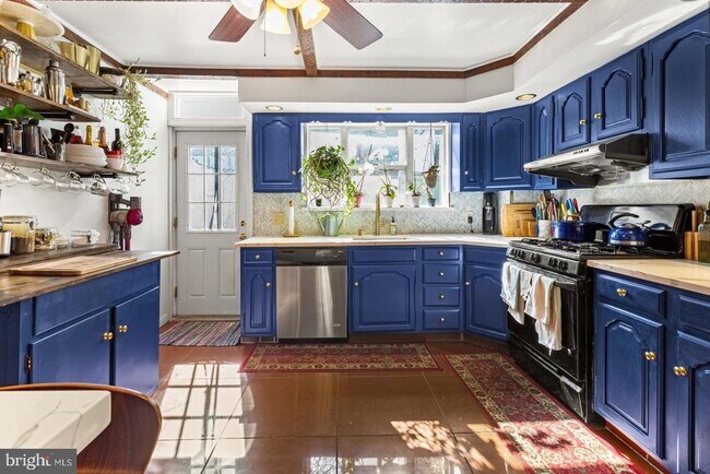 Building Photo - 808 Sears St