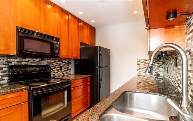 Primary Photo - 2321 NW 33rd St