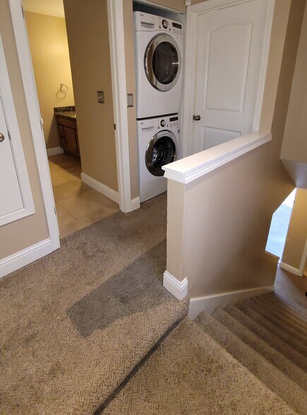 Building Photo - 788 Center Ave