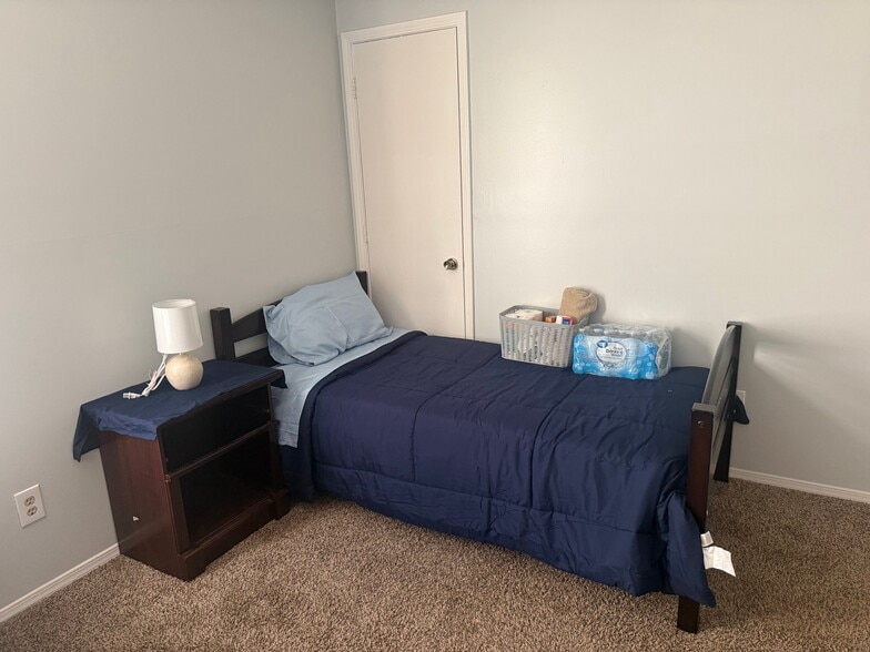 Building Photo - 1603 Augusta Dr