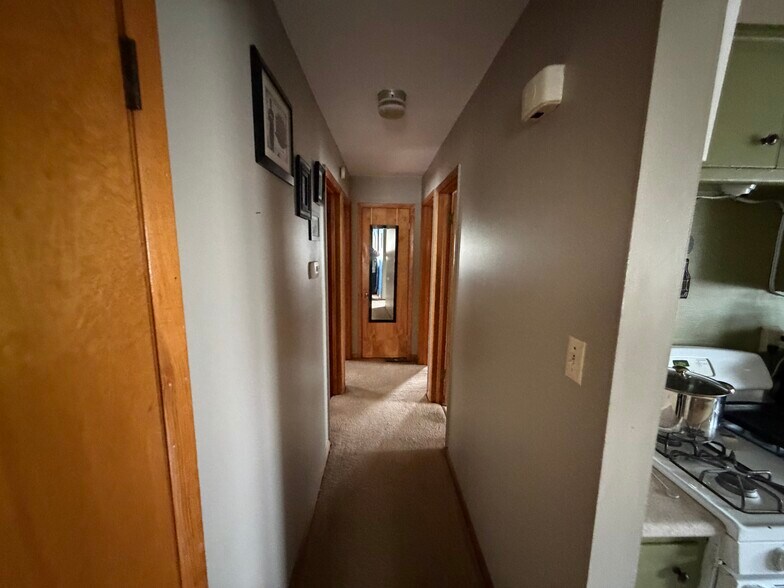 Building Photo - 10108 W Montana Ave