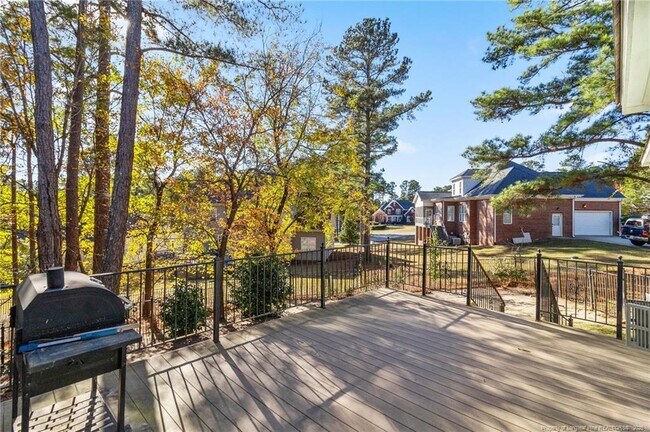 Building Photo - 480 Whispering Pines Dr