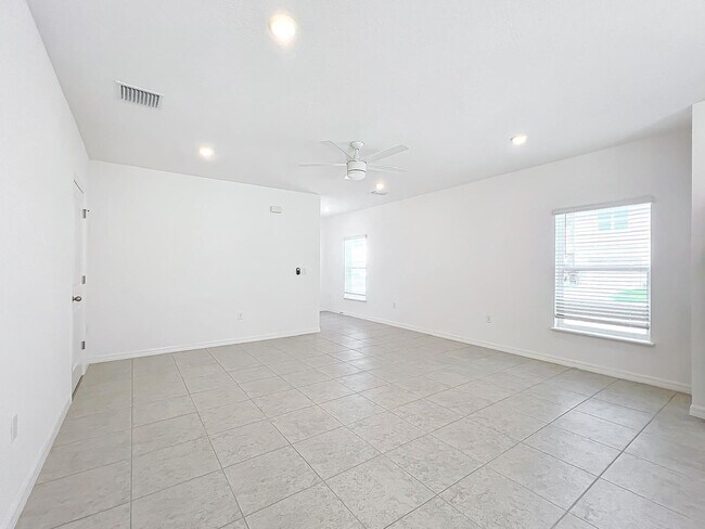Building Photo - 3886 Academia Ave