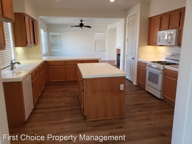 Building Photo - 4 br, 3 bath House - 1599 Alberhill Street