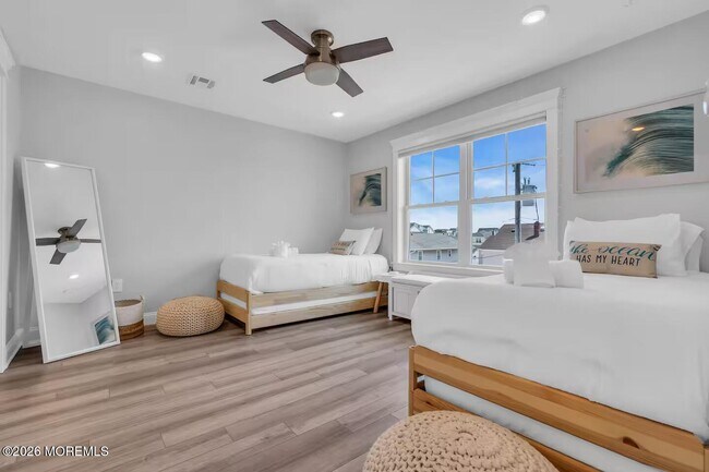 Building Photo - 13 5th Ave