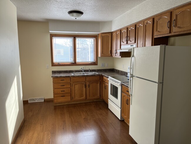 Building Photo - 922 S 26th St