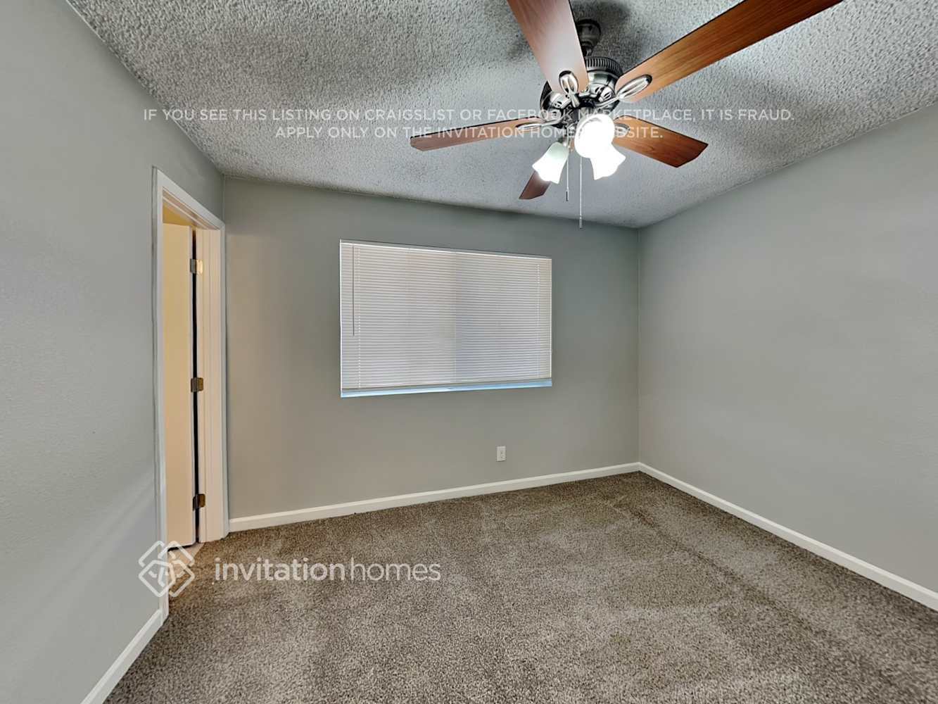 Building Photo - 1026 W Danbury Dr