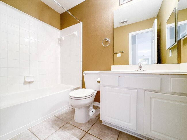 Building Photo - 4806 Lakefront Terrace Ct