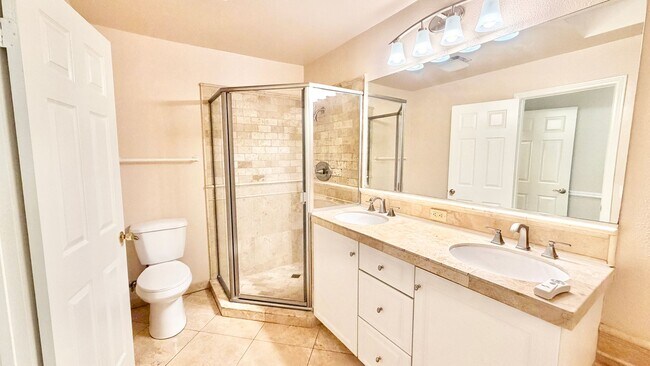 Building Photo - Beautifully Updated Two-Story Townhome on the Pala Mesa Golf Course in Fallbrook!