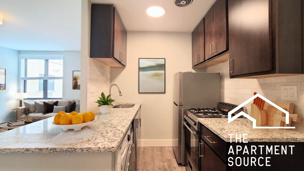 Building Photo - 454 W Barry Ave