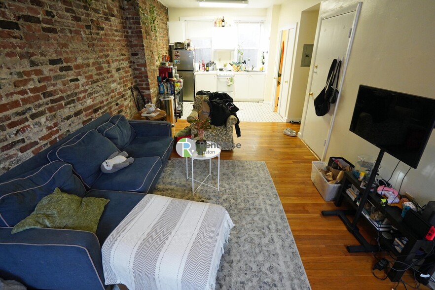 Building Photo - 15 Garden St