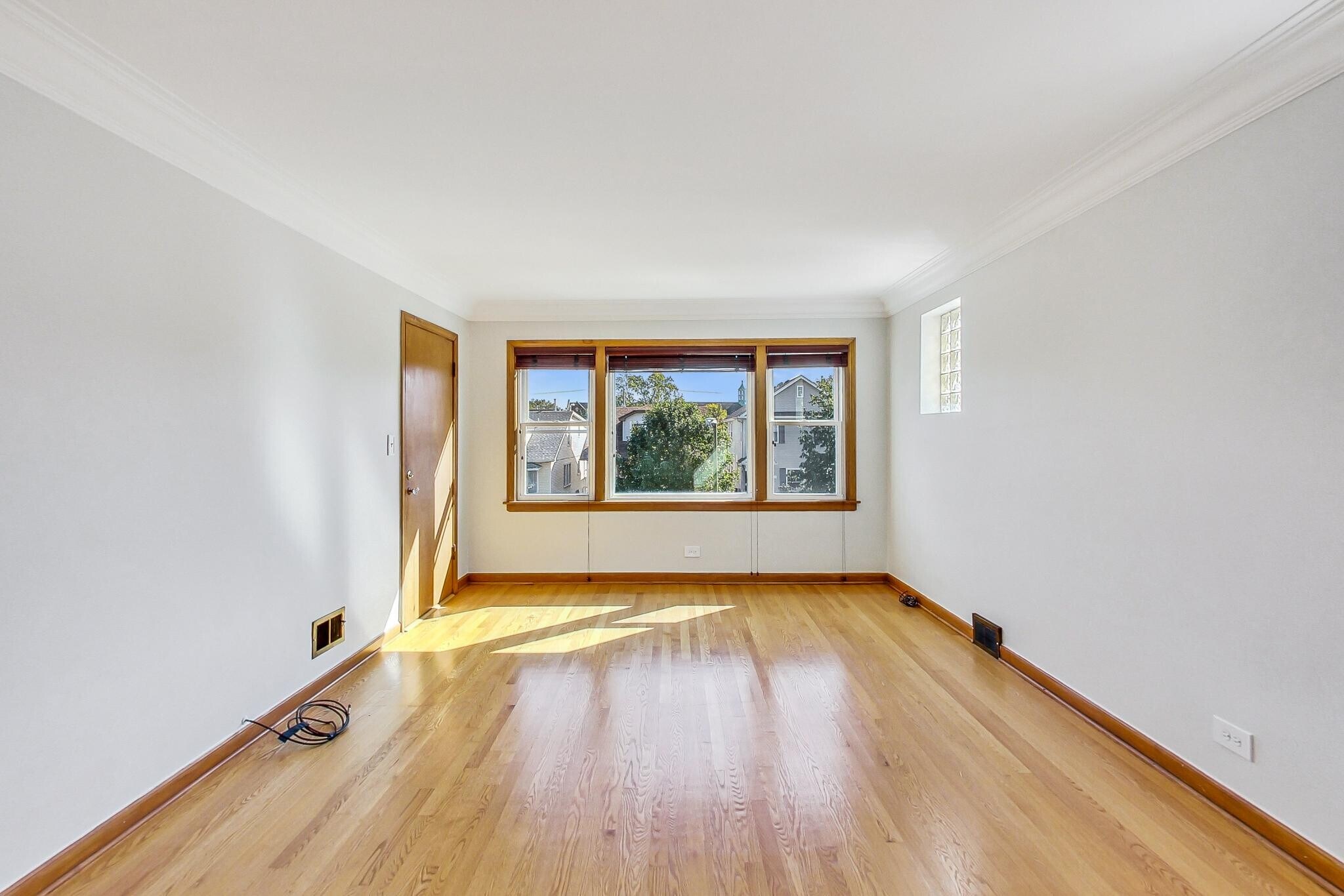 Building Photo - 5644 N Meade Ave