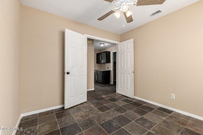 Building Photo - 8642 W Laurel Ln