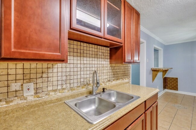 Building Photo - Ranch Home off of Skidaway Rd.