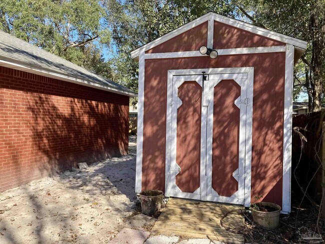 Building Photo - 3146 Live Oak St