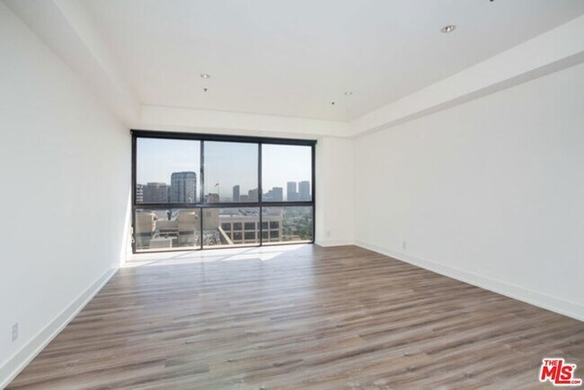 Building Photo - 10750 Wilshire Blvd