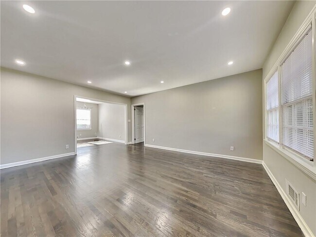 Building Photo - 425 Lindbergh Drive NE