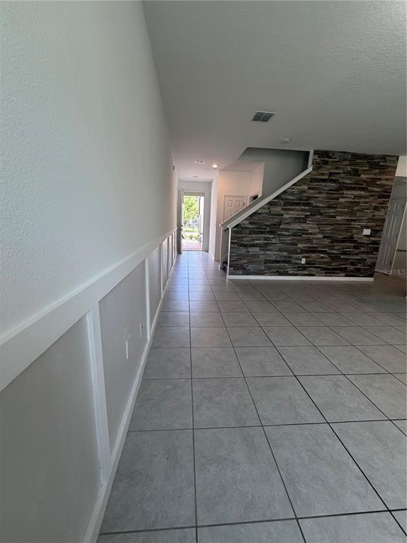 Building Photo - 15061 Willow Arbor Cir